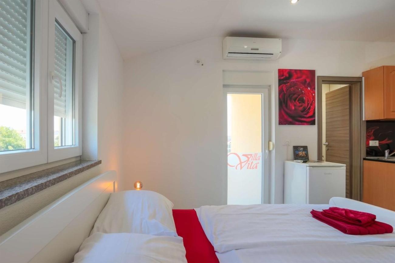 Villa Vita Apartments & Studios With Common Pool Valbandon Ngoại thất bức ảnh