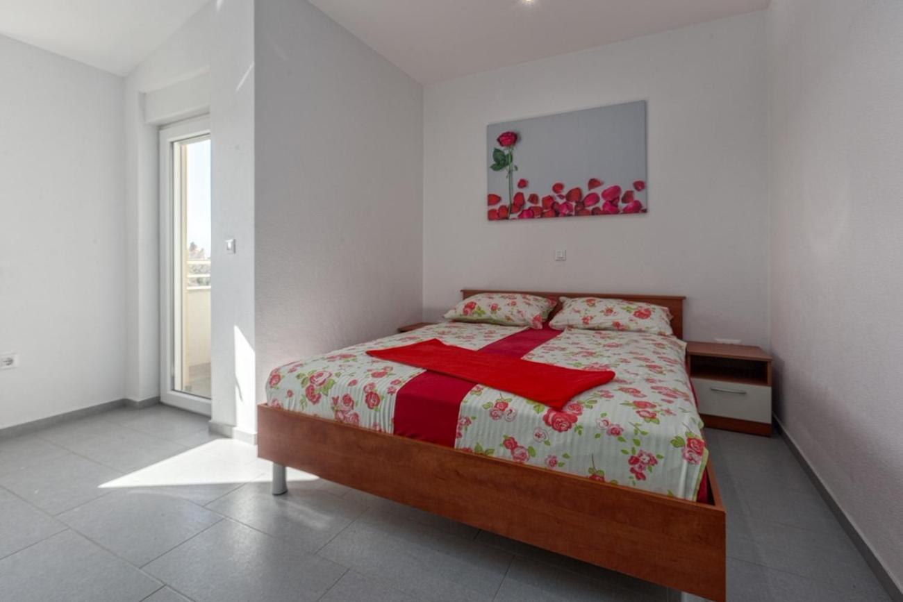 Villa Vita Apartments & Studios With Common Pool Valbandon Ngoại thất bức ảnh