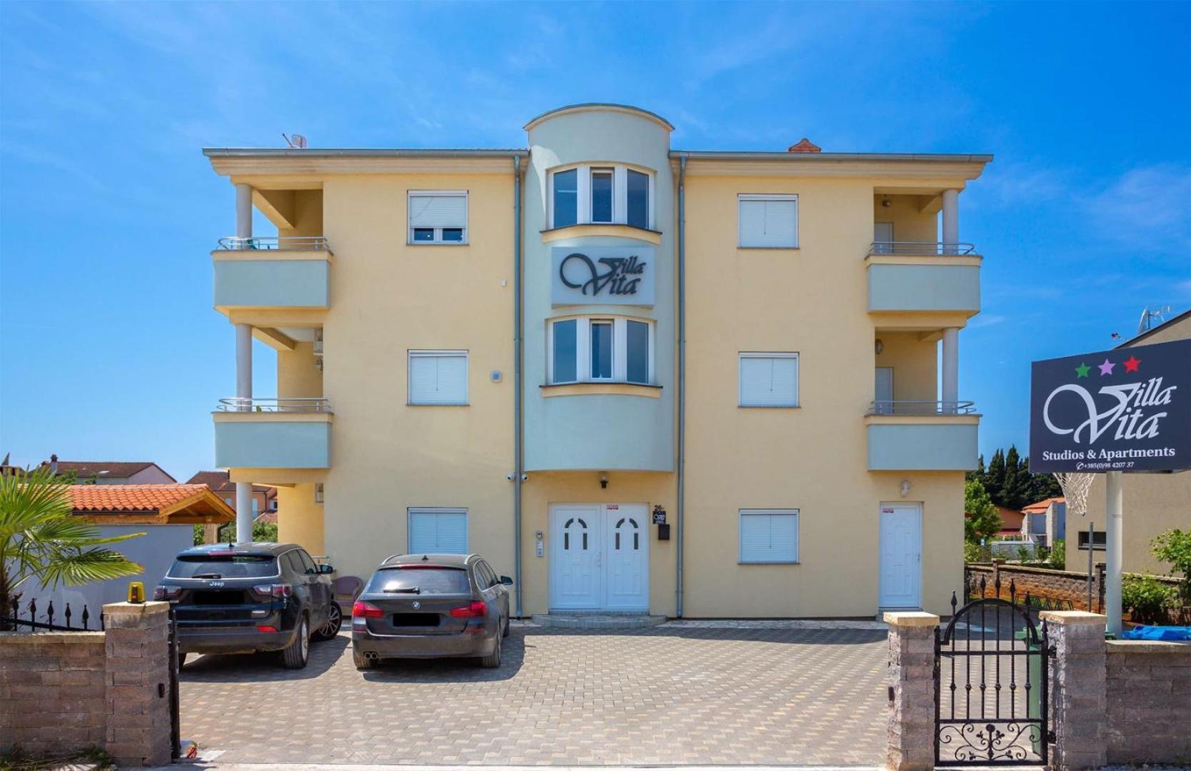Villa Vita Apartments & Studios With Common Pool Valbandon Ngoại thất bức ảnh