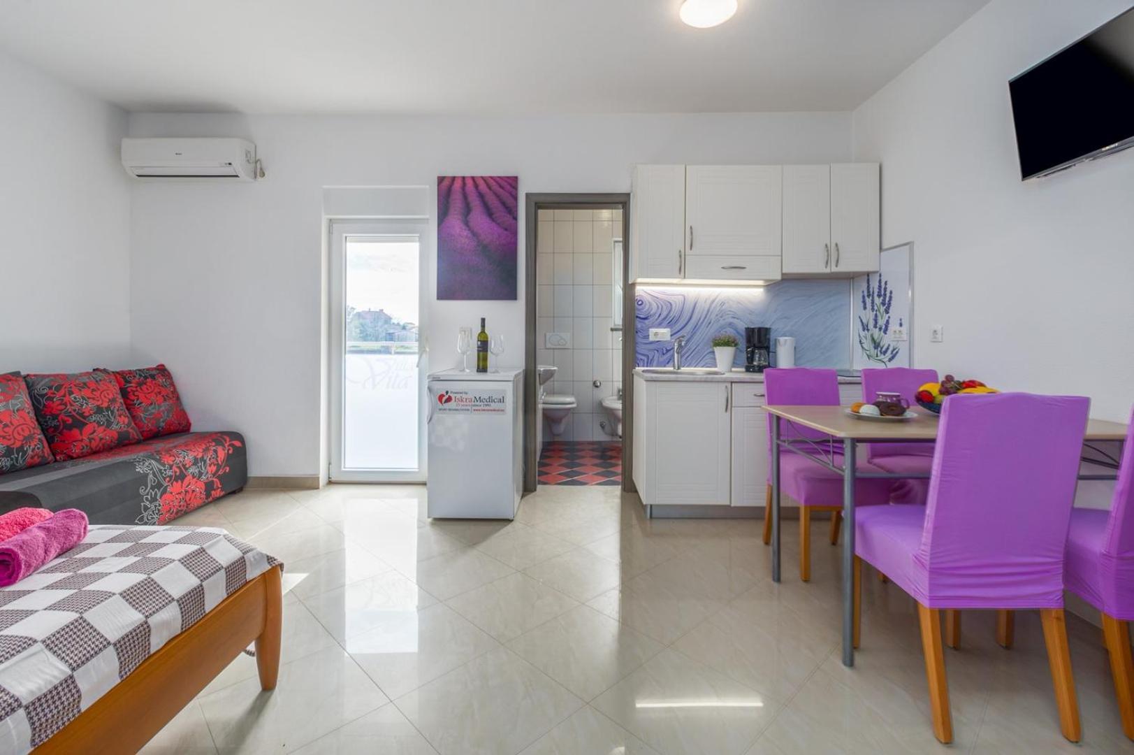 Villa Vita Apartments & Studios With Common Pool Valbandon Ngoại thất bức ảnh