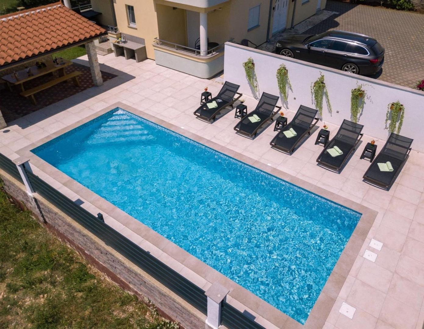 Villa Vita Apartments & Studios With Common Pool Valbandon Ngoại thất bức ảnh