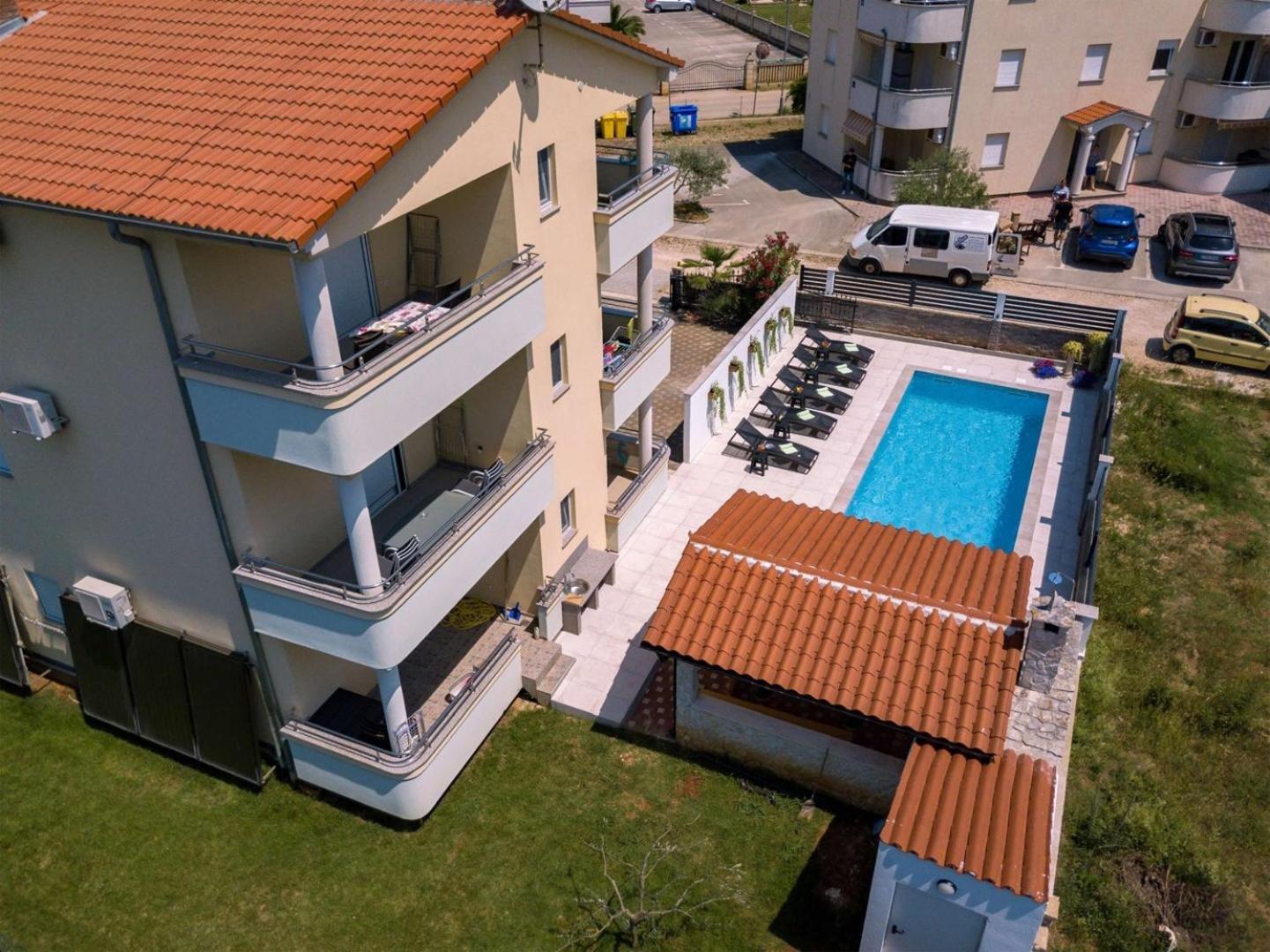 Villa Vita Apartments & Studios With Common Pool Valbandon Ngoại thất bức ảnh